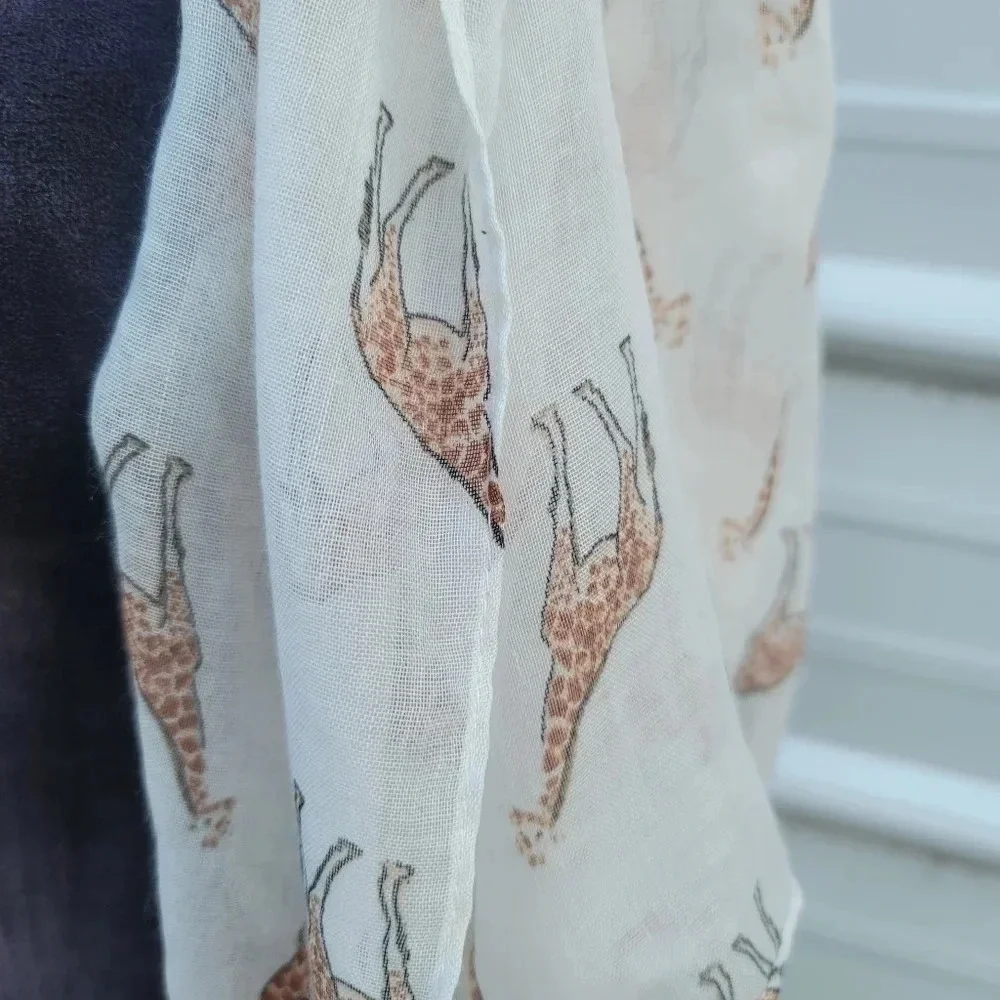 Pashmina Thin Knit Scarf Giraffe Print Brown Beige Lighweight Polyester 72